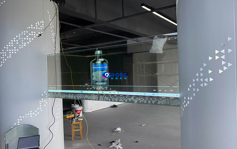 武漢某展廳啟用OLED透明屏，企業(yè)展示煥新顏
